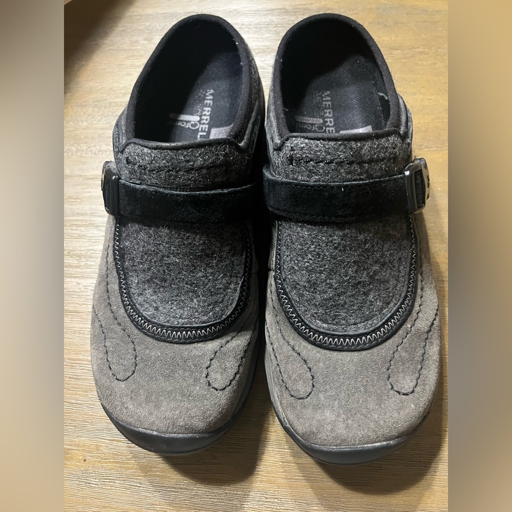 Merrill QForm slip on shoes, women size 7